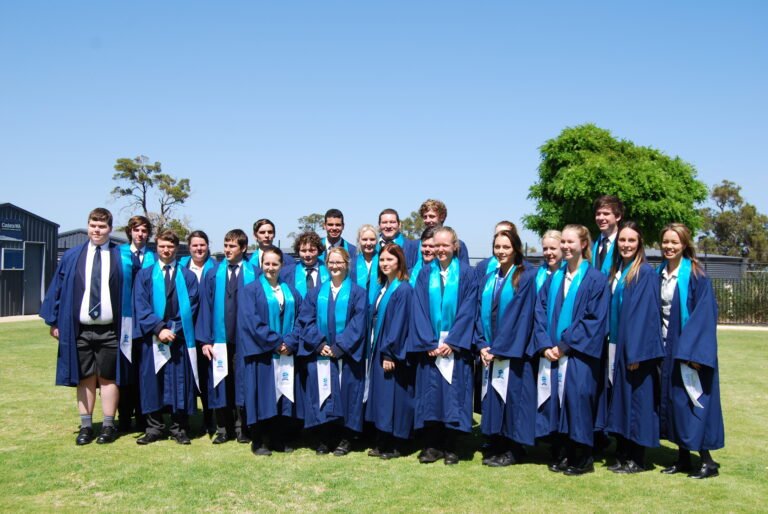 Court Grammar School alumni