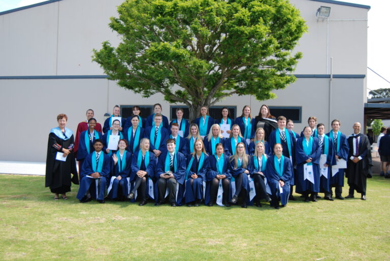 Court Grammar School alumni