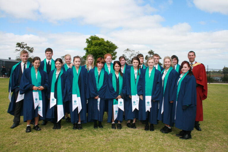 Court Grammar School alumni